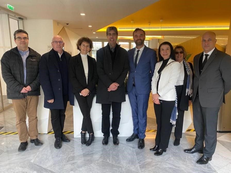 Photo de la délégation qui s'est rendue le 1er février à Paris pour défendre le projet d'IHU. Crédit : DR.